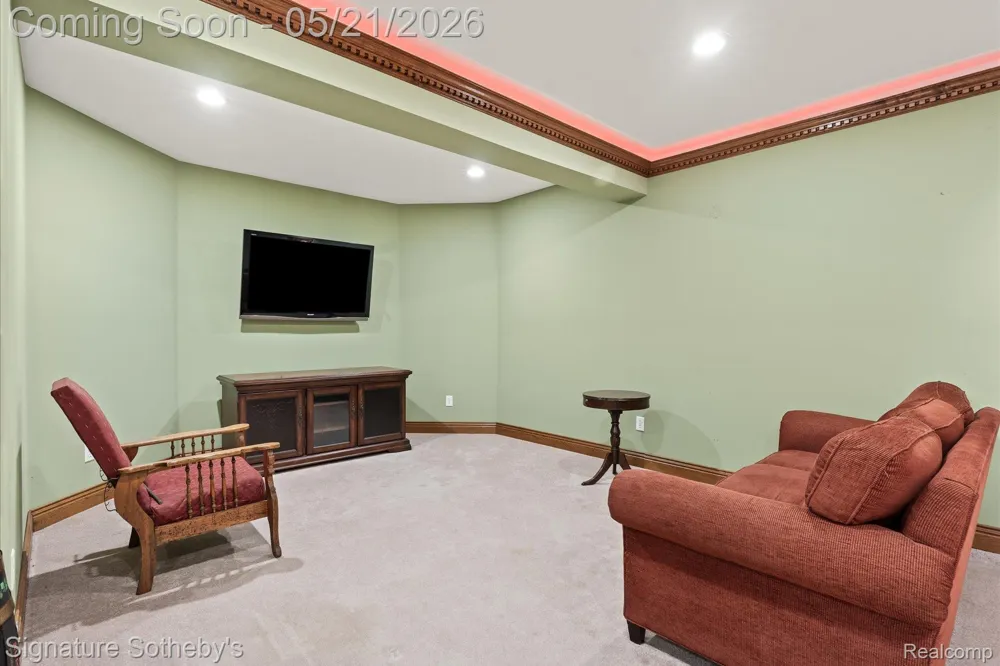 6831 Price Lake Road Leoni Township, MI 49201