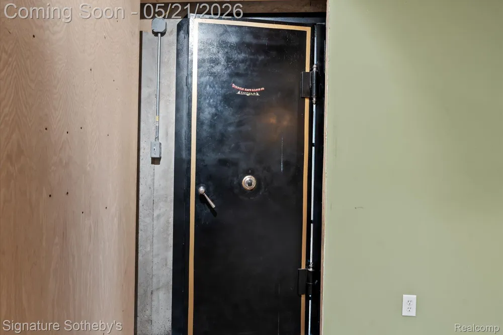 6831 Price Lake Road Leoni Township, MI 49201