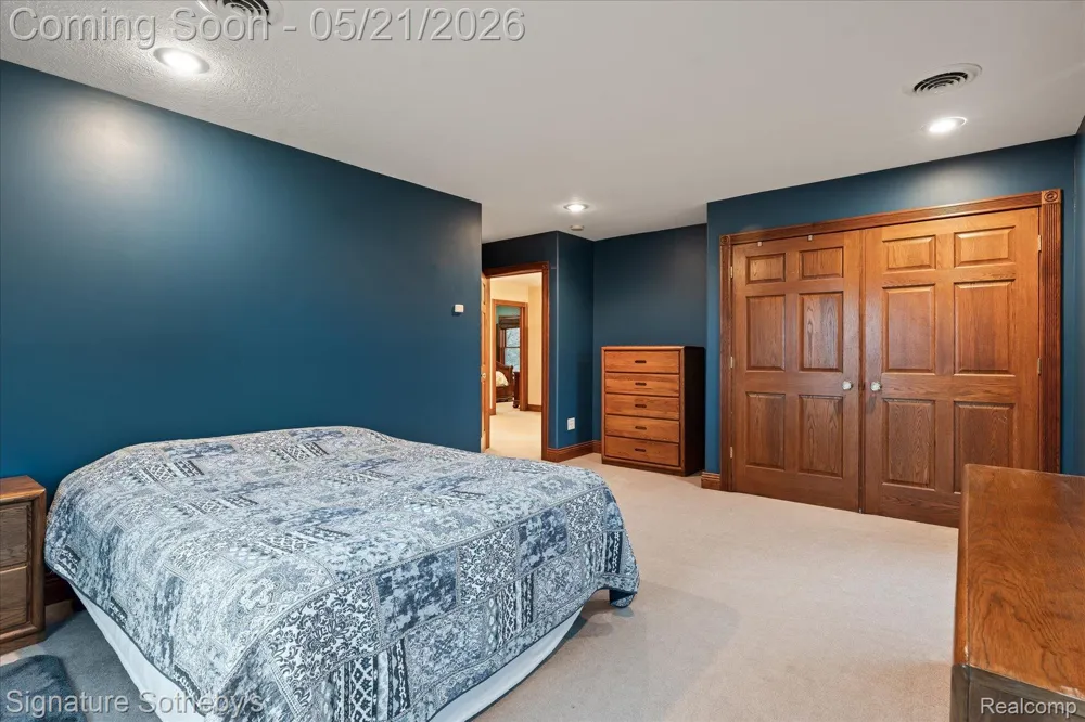 6831 Price Lake Road Leoni Township, MI 49201