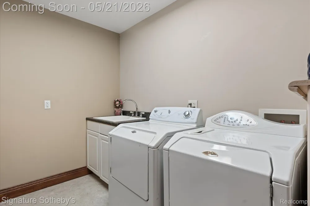 6831 Price Lake Road Leoni Township, MI 49201