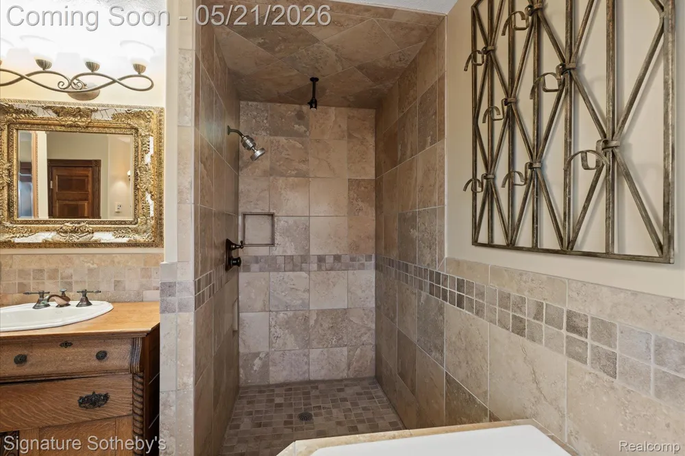 6831 Price Lake Road Leoni Township, MI 49201