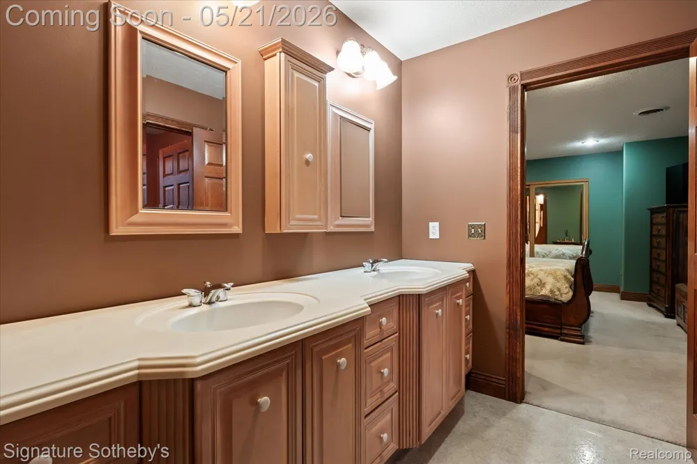 6831 Price Lake Road Leoni Township, MI 49201