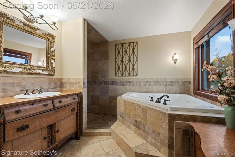 6831 Price Lake Road Leoni Township, MI 49201