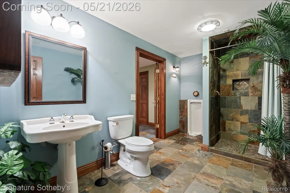 6831 Price Lake Road Leoni Township, MI 49201