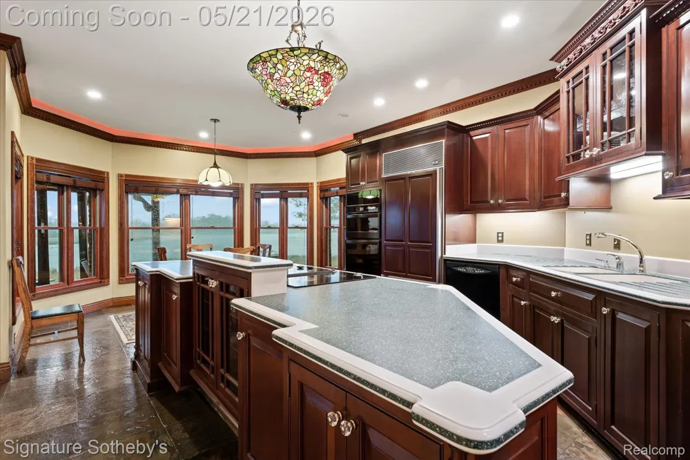 6831 Price Lake Road Leoni Township, MI 49201