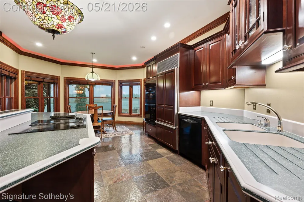 6831 Price Lake Road Leoni Township, MI 49201