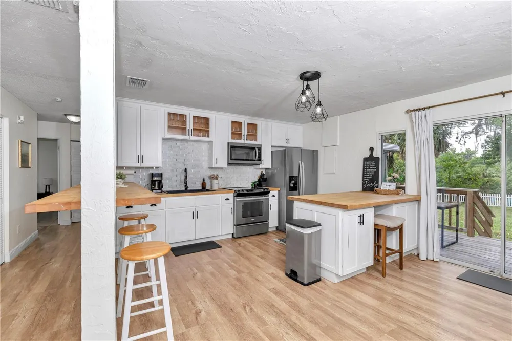 1302 SE SANCHEZ AVENUE ocala, FL 34471