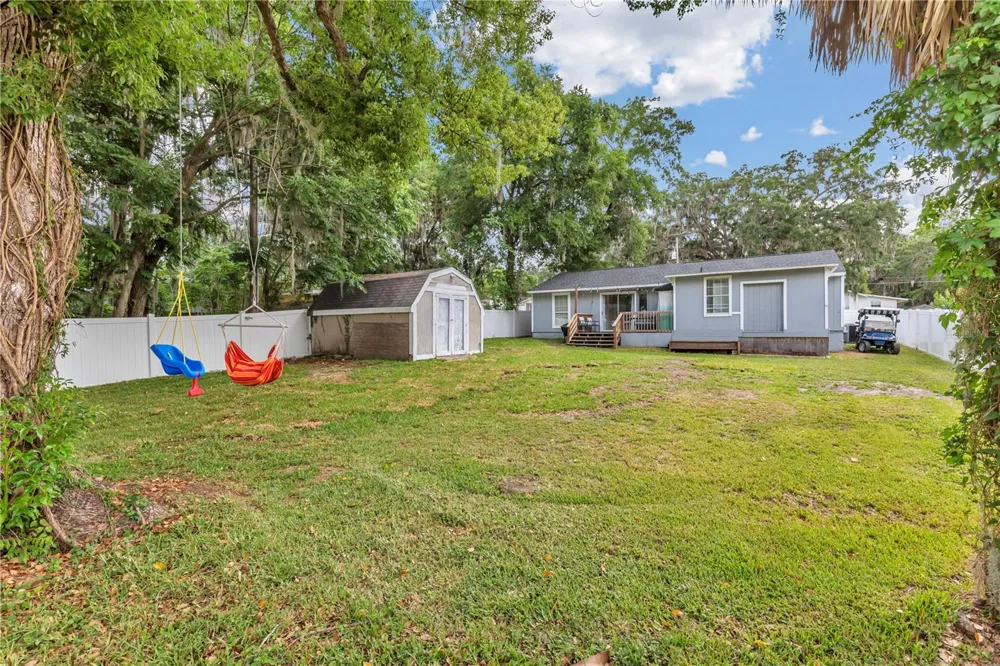 1302 SE SANCHEZ AVENUE ocala, FL 34471