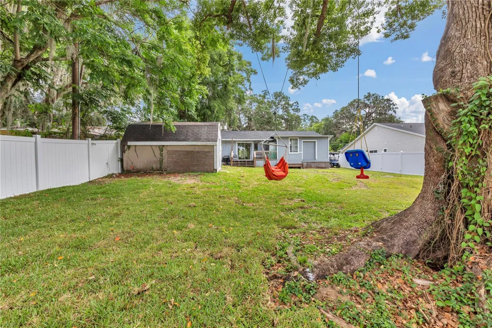 1302 SE SANCHEZ AVENUE ocala, FL 34471