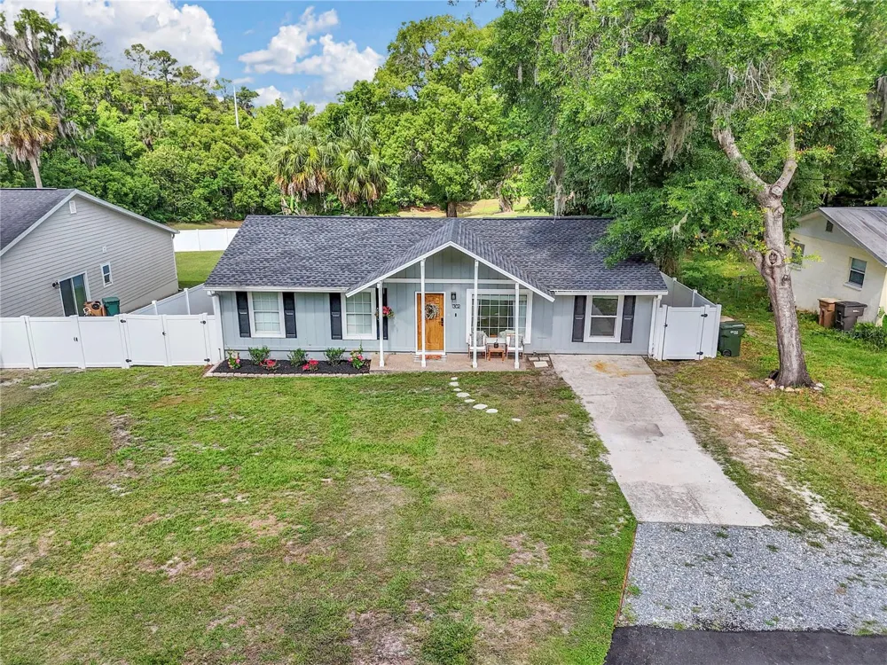 1302 SE SANCHEZ AVENUE ocala, FL 34471