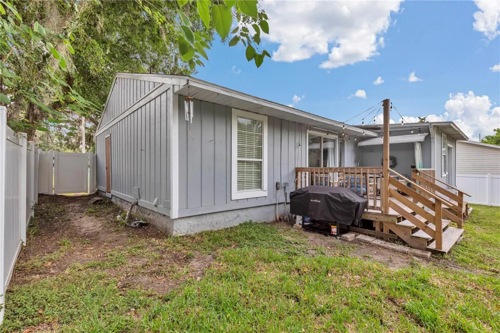 1302 SE SANCHEZ AVENUE ocala, FL 34471