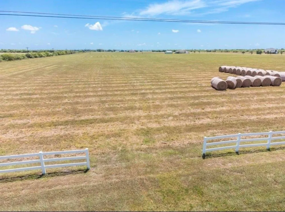 21869 Sunrise Bay Drive Port Lavaca, TX 77979