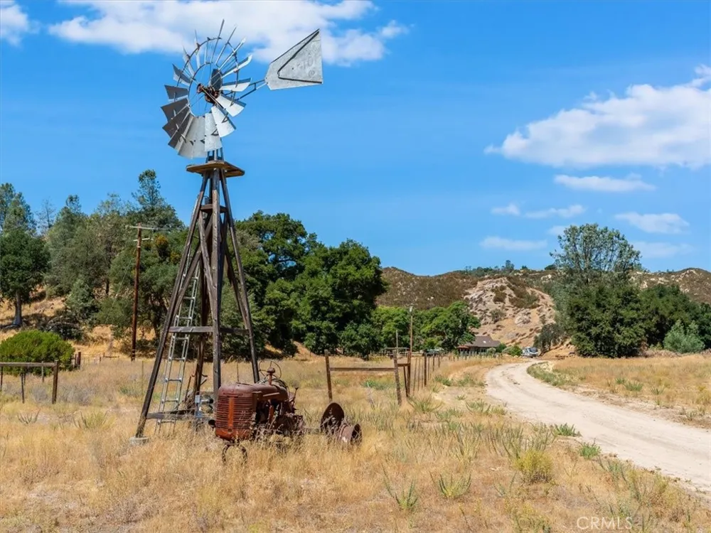 1575 Parkhill Road Santa Margarita, CA 93453