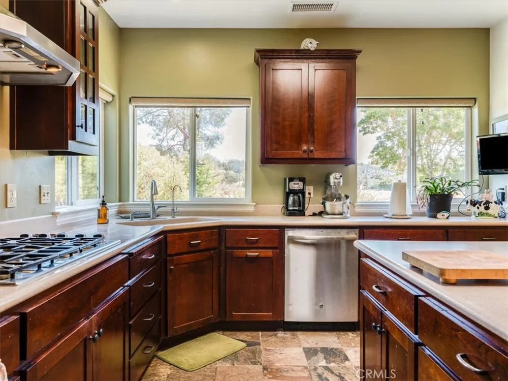 1575 Parkhill Road Santa Margarita, CA 93453