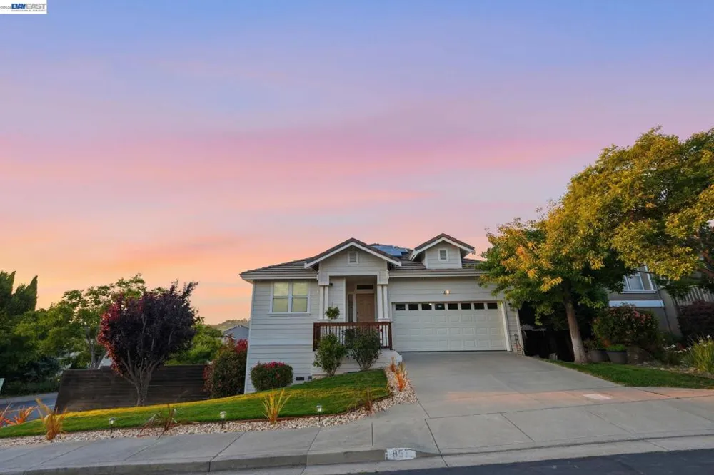 857 Bridgeway Cir El Sobrante, CA 94803