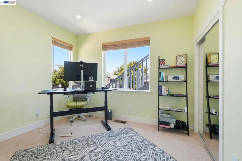 857 Bridgeway Cir El Sobrante, CA 94803