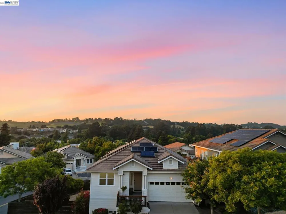 857 Bridgeway Cir El Sobrante, CA 94803