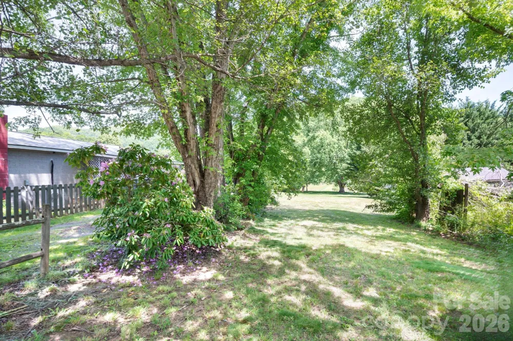 2802 Beaverdam Road Canton, NC 28716