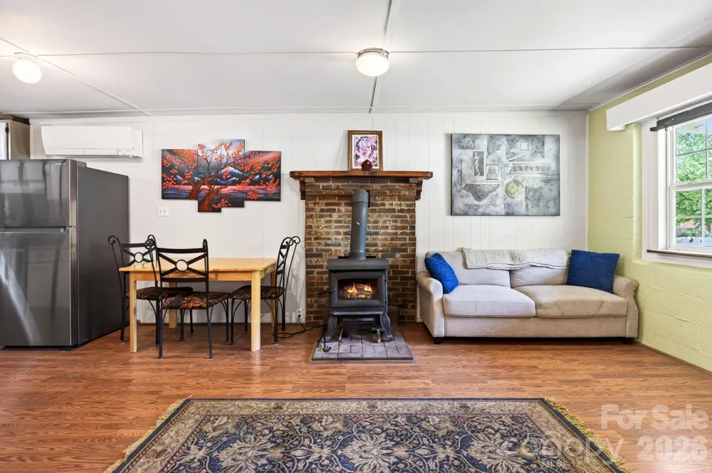 2802 Beaverdam Road Canton, NC 28716
