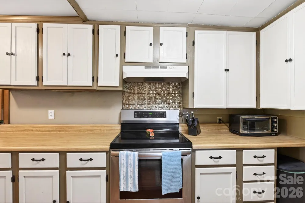 2802 Beaverdam Road Canton, NC 28716