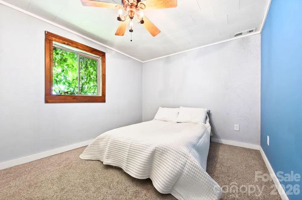 2802 Beaverdam Road Canton, NC 28716