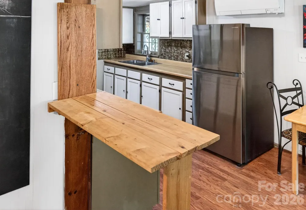 2802 Beaverdam Road Canton, NC 28716