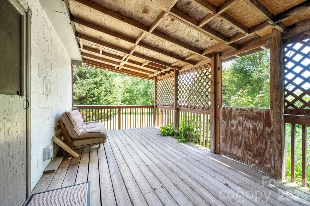 2802 Beaverdam Road Canton, NC 28716