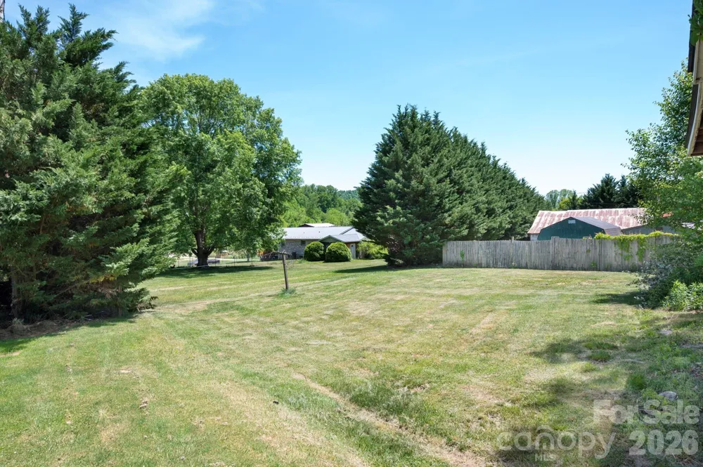 2802 Beaverdam Road Canton, NC 28716