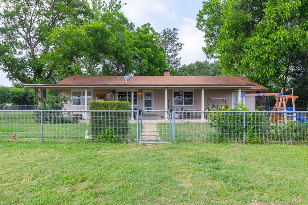 813 County Road 237 Eastland, TX 76448