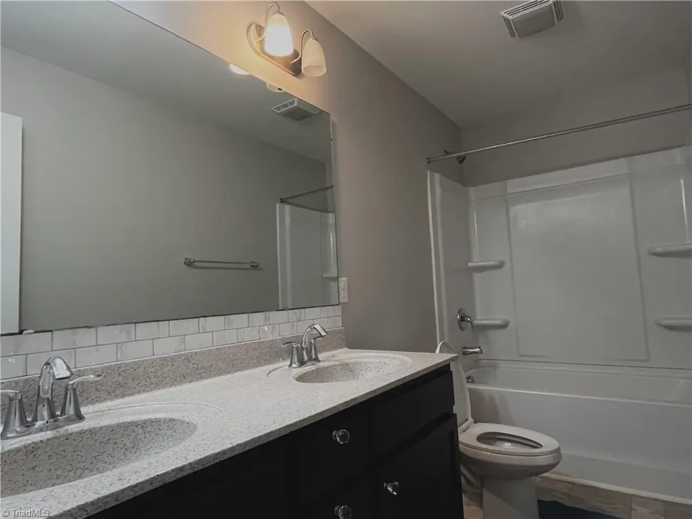 4120 Medina Court Pfafftown, NC 27040