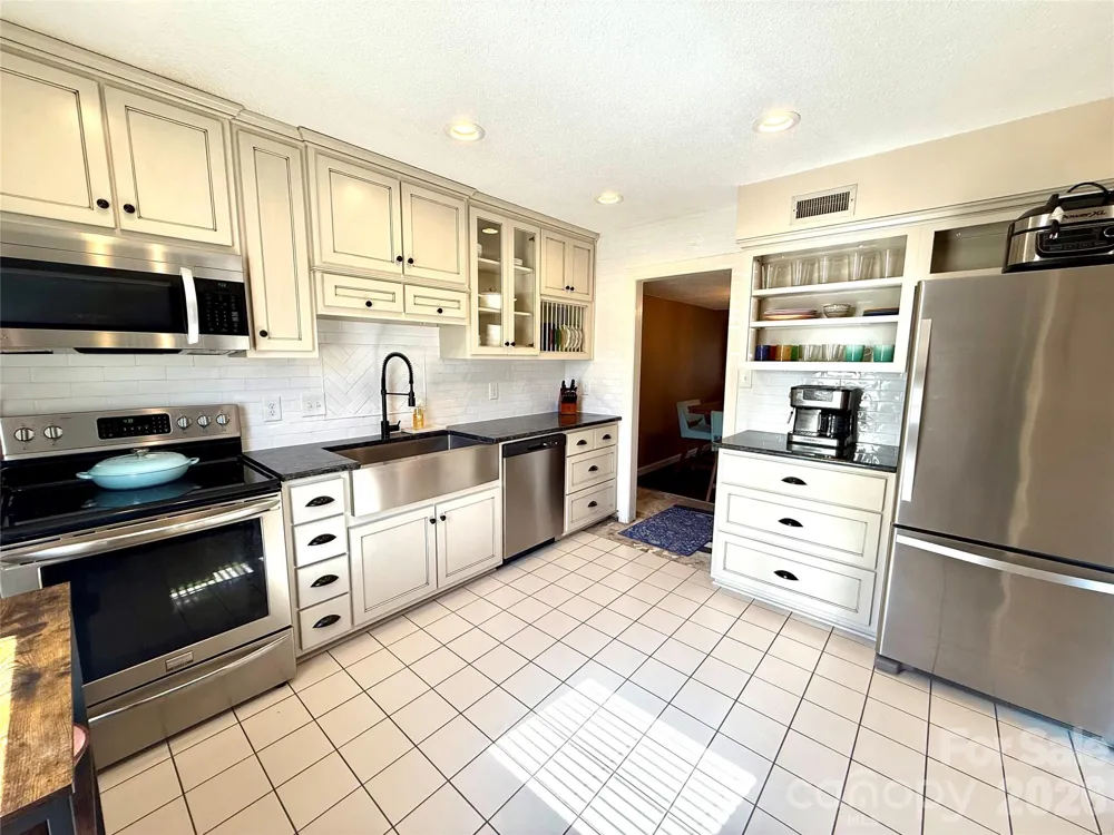 2705 North Center Street NW #65 Hickory, NC 28601