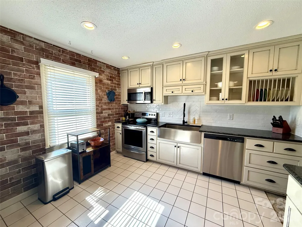 2705 North Center Street NW #65 Hickory, NC 28601