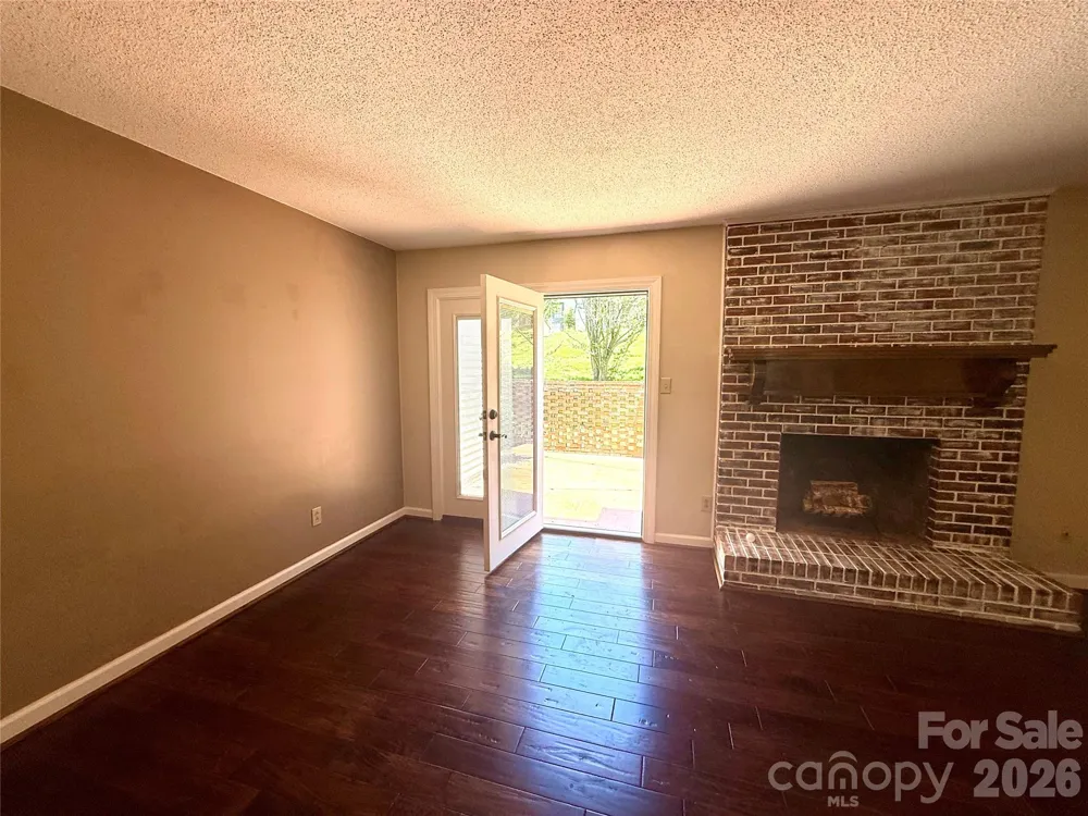 2705 North Center Street NW #65 Hickory, NC 28601