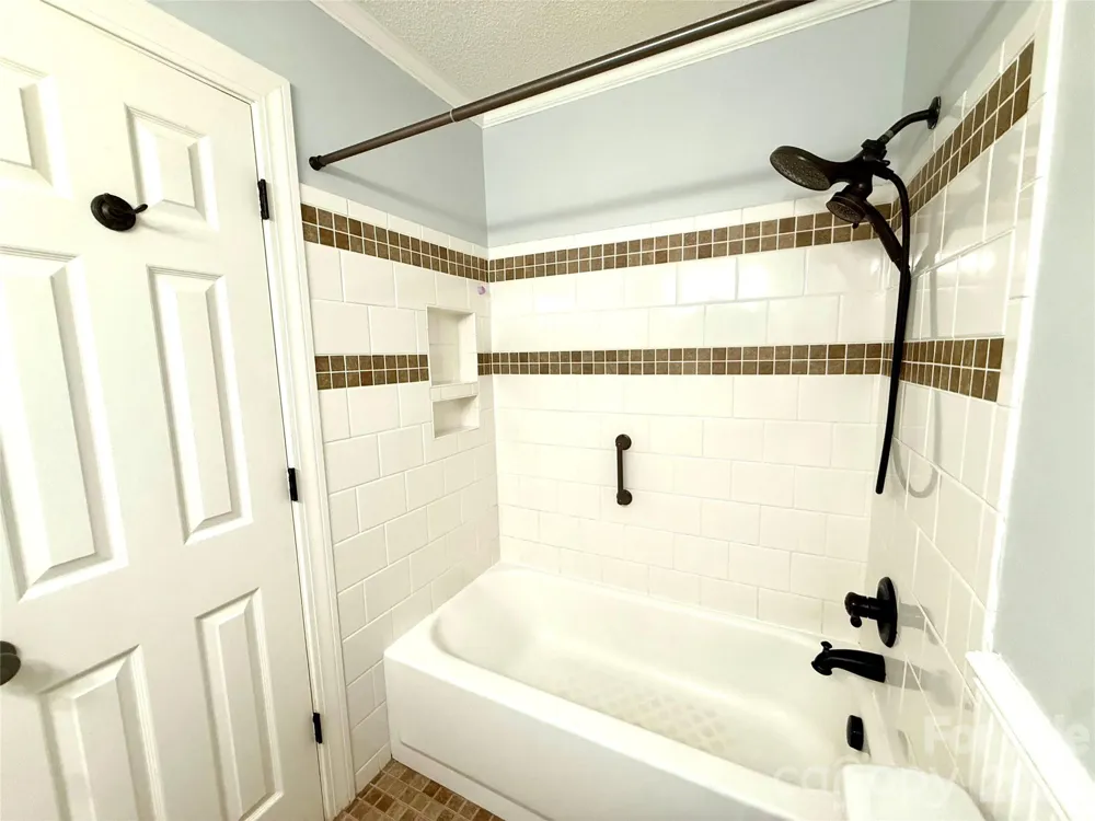 2705 North Center Street NW #65 Hickory, NC 28601