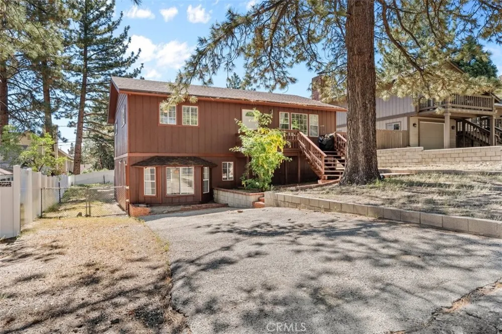 6285 Conifer Wrightwood, CA 92397