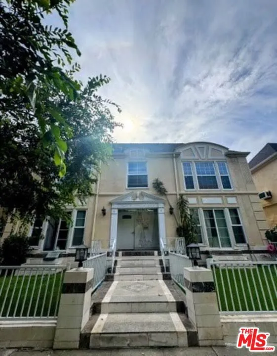 133 S Crescent Drive #5 Beverly Hills, CA 90212