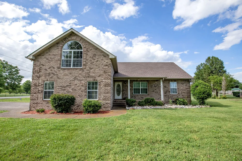 443 Clearview Rd Cottontown, TN 37048