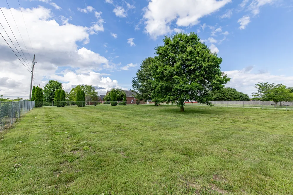 443 Clearview Rd Cottontown, TN 37048