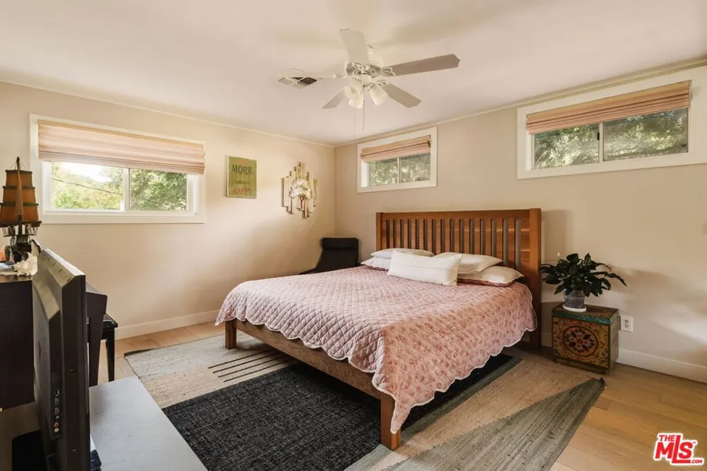1514 Willow Drive Topanga, CA 90290