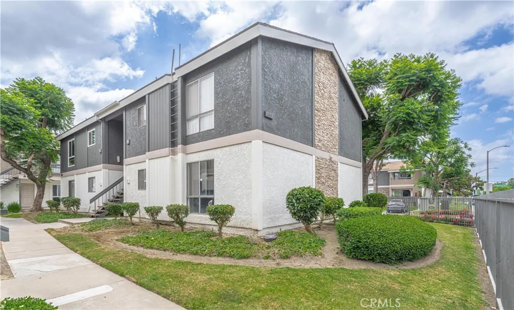 2803 S Fairview #C Santa Ana, CA 92704