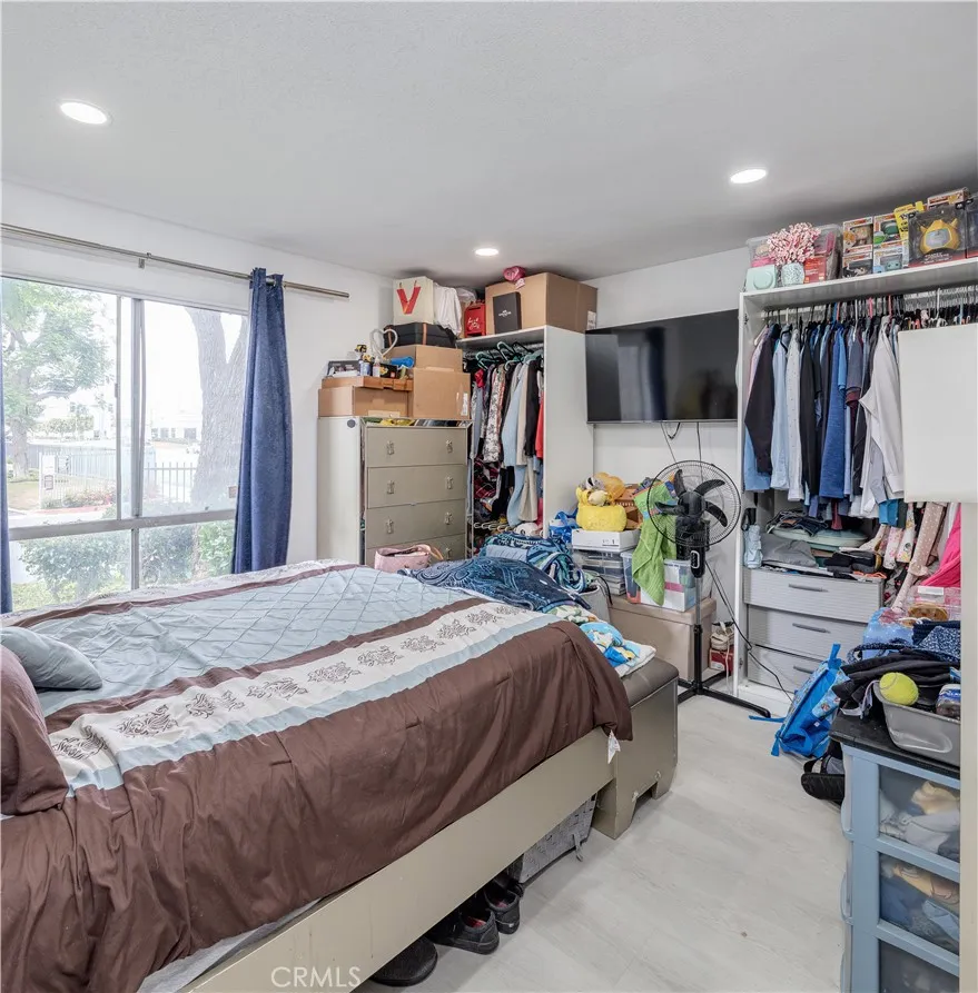 2803 S Fairview #C Santa Ana, CA 92704