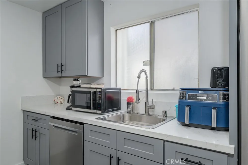 2803 S Fairview #C Santa Ana, CA 92704
