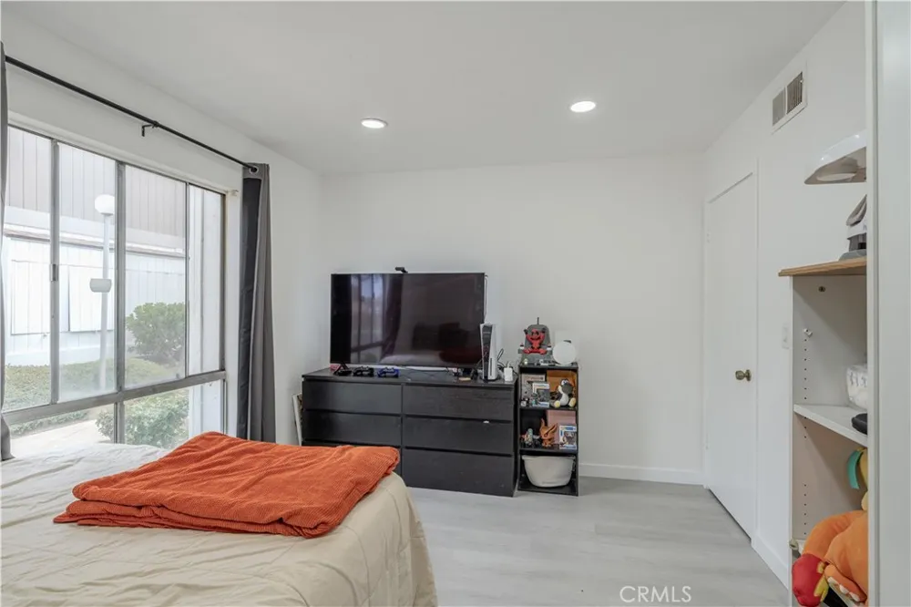 2803 S Fairview #C Santa Ana, CA 92704