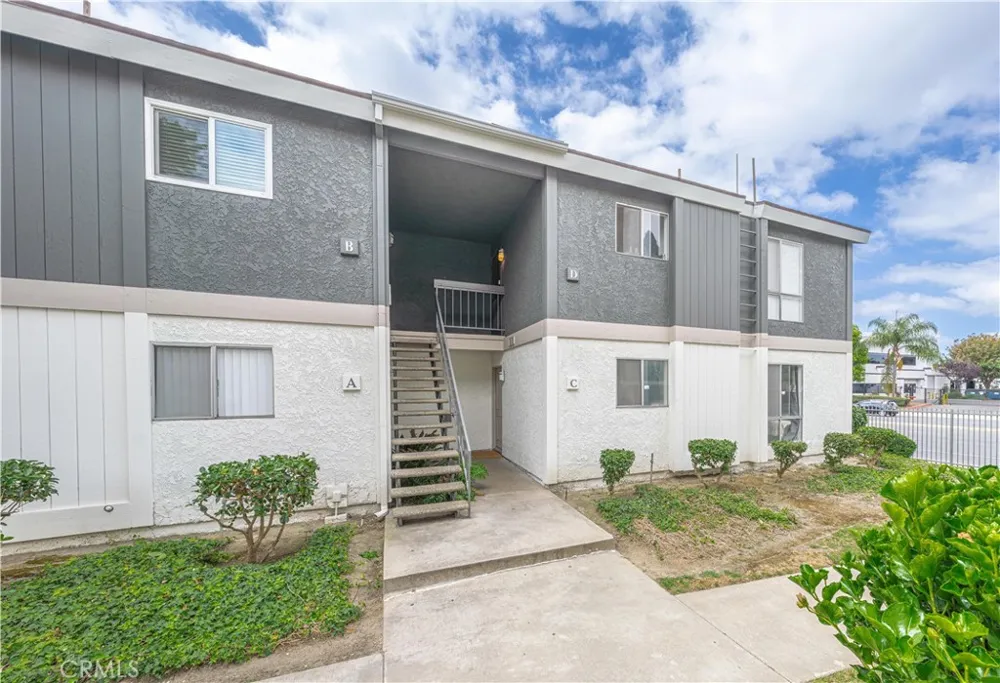 2803 S Fairview #C Santa Ana, CA 92704