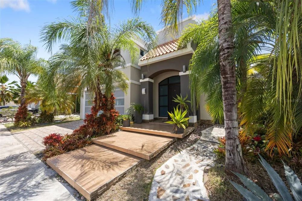 677 PASEO LOS CORALES I, MAR INDICO ST #F-10 Dorado, PR 00646