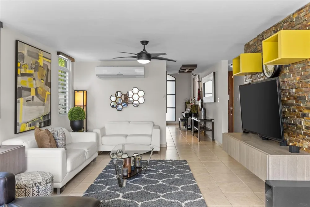 677 PASEO LOS CORALES I, MAR INDICO ST #F-10 Dorado, PR 00646