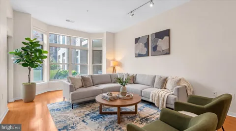 1209 CHARLES STREET #114