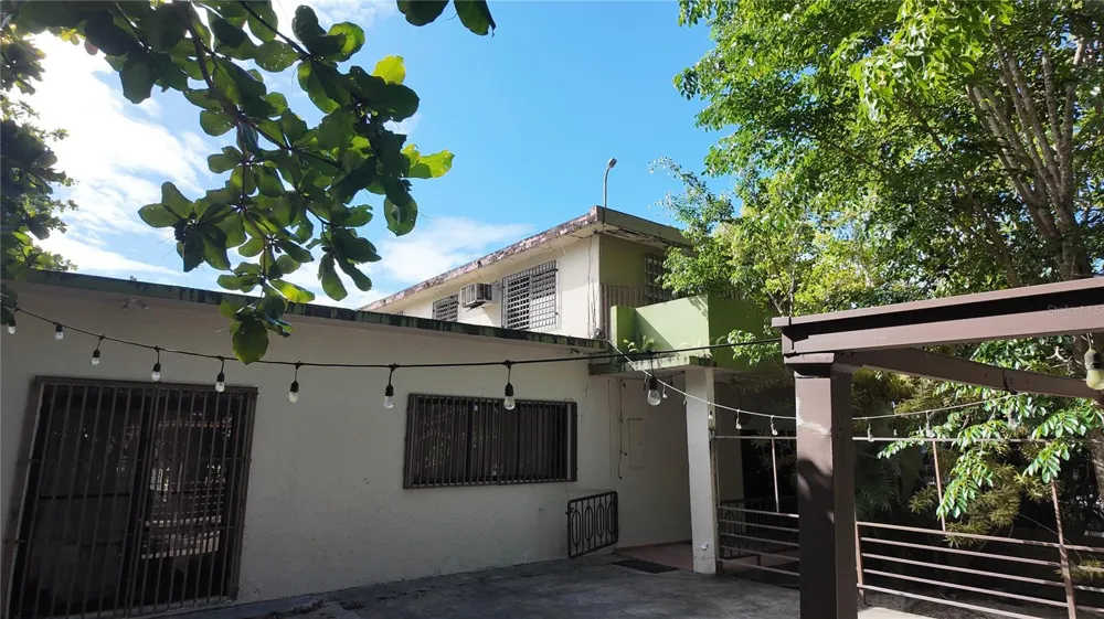 690 LOS NABORIAS STREET Vega Alta, PR 00692