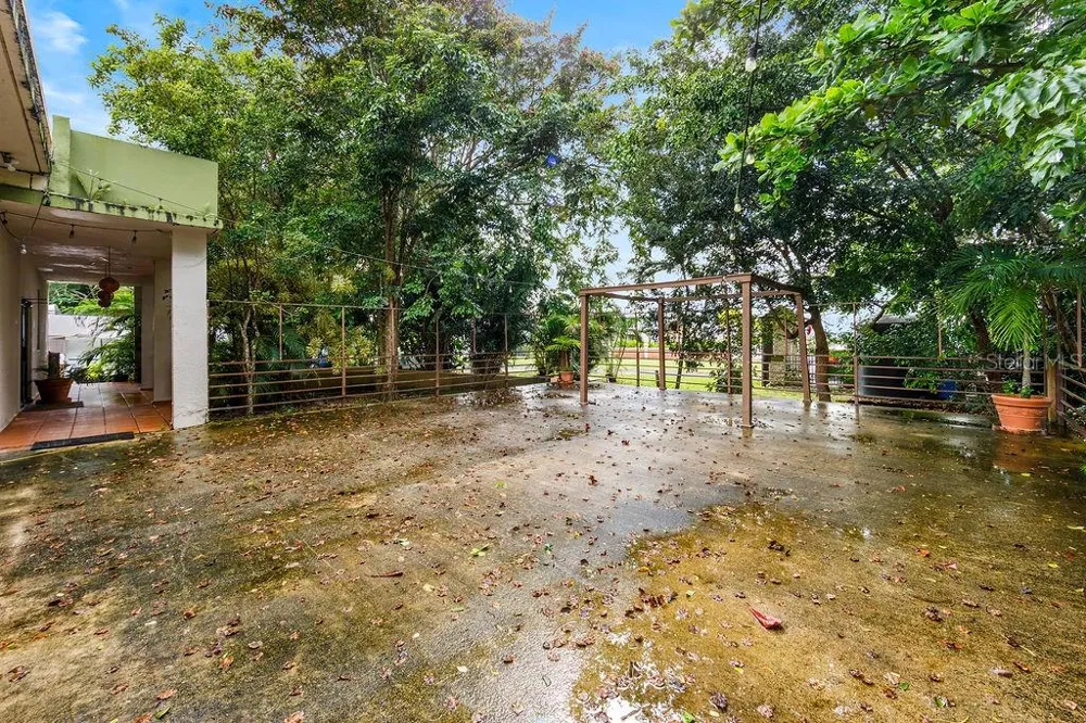 690 LOS NABORIAS STREET Vega Alta, PR 00692