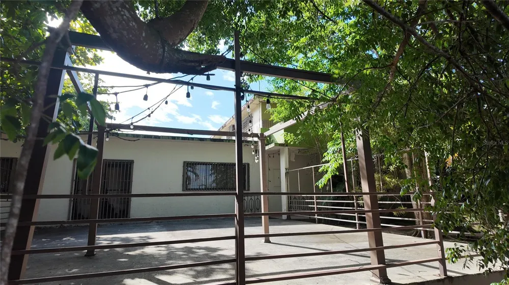 690 LOS NABORIAS STREET Vega Alta, PR 00692